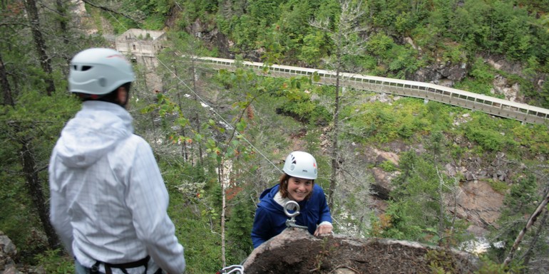 PARC DE LA CAVERNE TROU DE LA FÉE